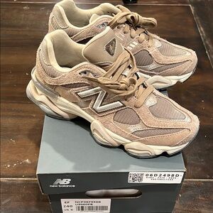 New Balance 9060 Mushroom Timberwolf Sneakers